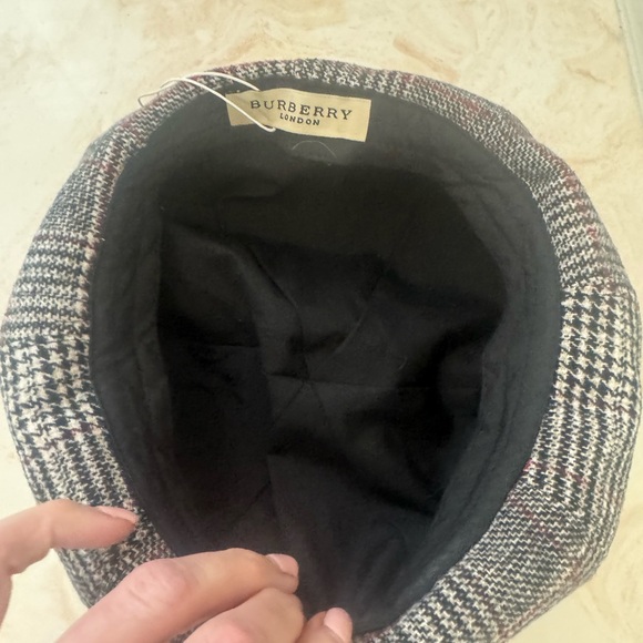 Burberry Plaid & Houndstooth Beret - Picture 4 of 4